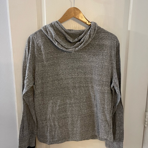 Aeropostale Heather Gray Top - Picture 2 of 3